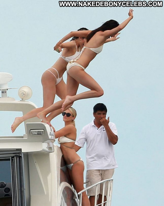 Kendall Jenner No Source  Posing Hot Babe Candids Bikini Celebrity