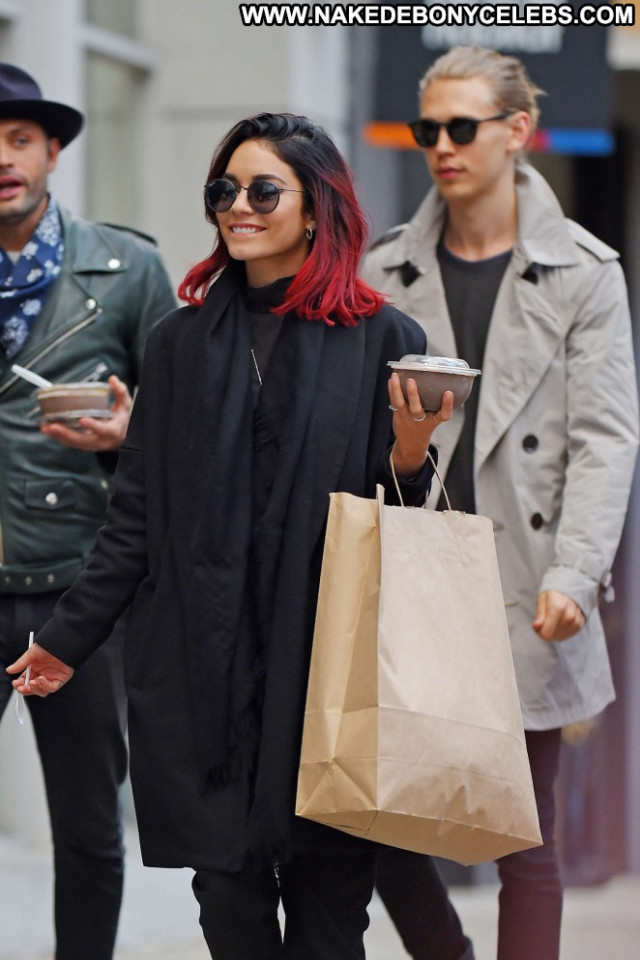 Vanessa Hudgens Paparazzi Babe Beautiful Posing Hot Celebrity Doll