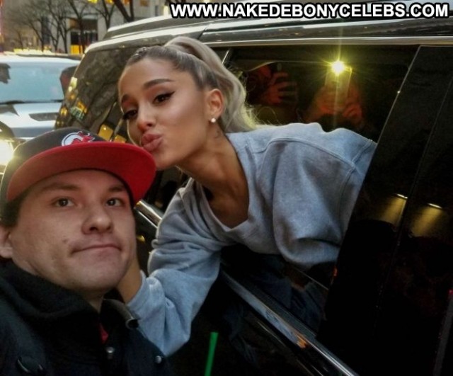 Ariana Grande New York Beautiful Celebrity Babe Posing Hot Paparazzi