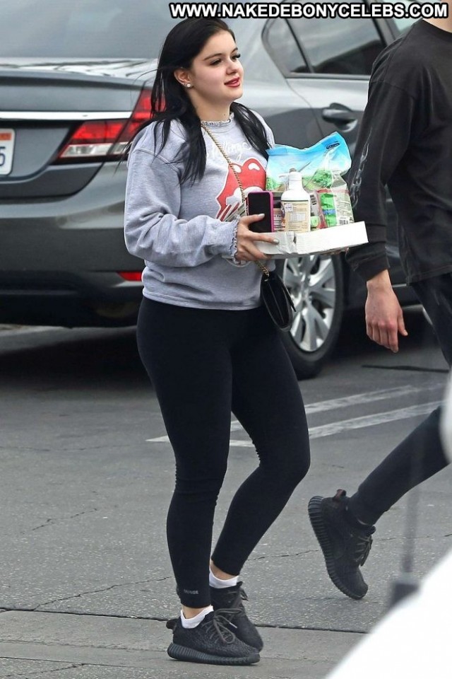 Ariel Winter Studio City Beautiful Celebrity Paparazzi Babe Posing